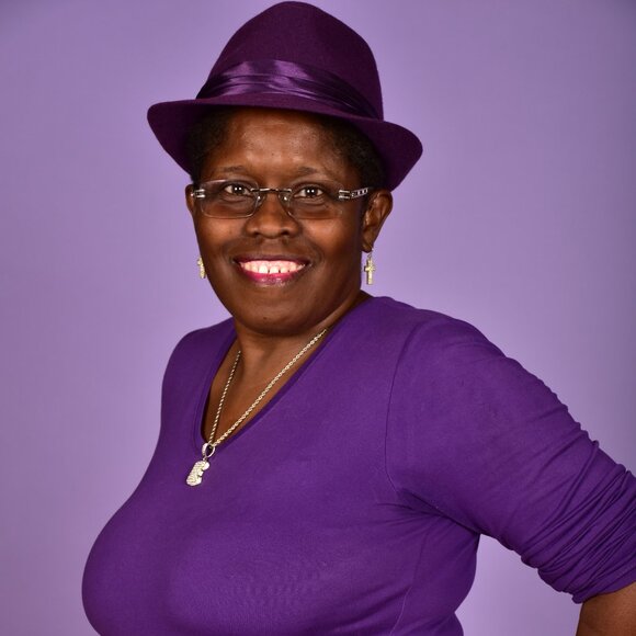 Meet your Posher, Erica - Picture 1 of 1